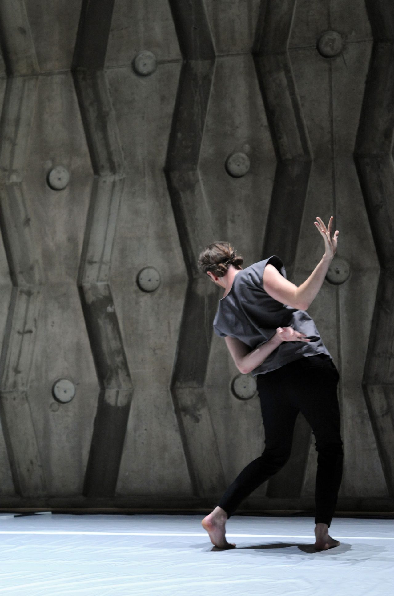 Peter-Savel-(in-Pink-_-Orange,-2021)-Raymond-Mallentjer-